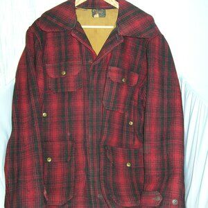 Vtg Woolrich Men's Red & Black Buffalo Plaid Hunting Jacket Sz 44